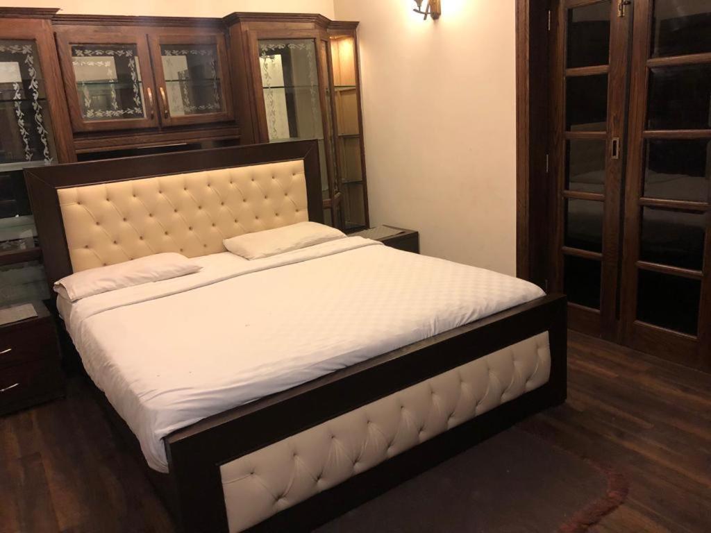 Reina Boutique Hotel - G9 Ісламабад Екстер'єр фото